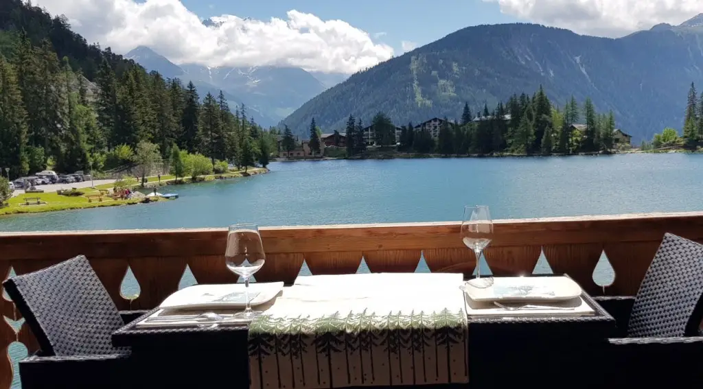 chalet, champex, les ondelines, balcon apéro